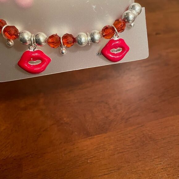 Lip Fashion Jewelry Beaded Bracelet - Picture 6 of 7